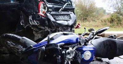 35-letni motocyklista zginął po zderzeniu z samochodem