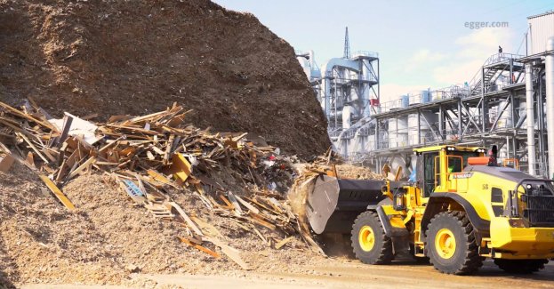 W Polsce każdego roku powstaje ok. 1,3 mln t odpadów drzewnych i drewnopochodnych – wynika z raportu Polityki Insight „Więcej z drewna. Jak usprawnić system recyklingu drewna w Polsce”. Branża drzewna wskazuje, że efektywniejsze wykorzystanie pozostałości powstających przy produkcji płyt drewnopochodnych, w tym pyłów, jest możliwe, ale wymaga zmian w przepisach. Pyły mogą być z powodzeniem wykorzystywane w zakładach do produkcji energii na potrzeby procesów technologicznych.